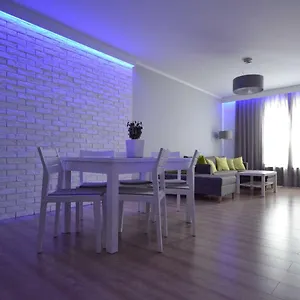Grand De Luxe Solna Apartament
